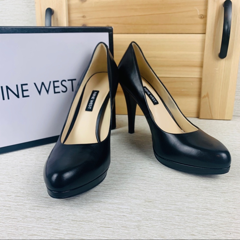 New! Nine West Black Leather Heels 8M